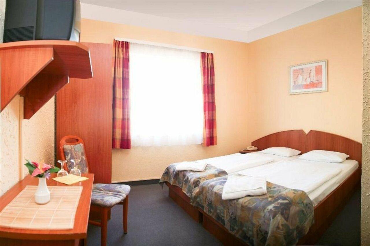 Hotel Berlin Budapest Eksteriør billede